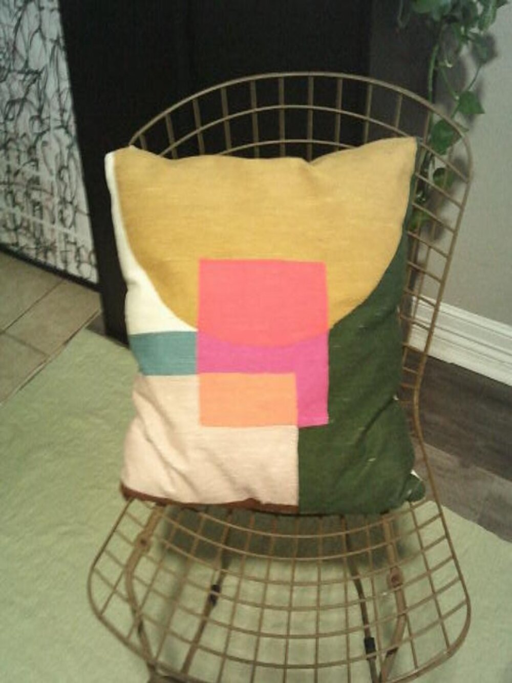 Set of 2 Gold Wire Mesh chairs
